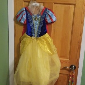 Snow white costume